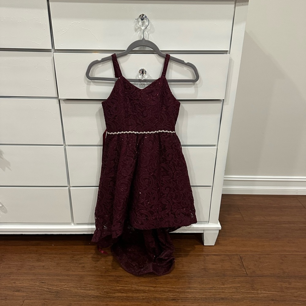 Rare edition kids size 8. Color Maroon.